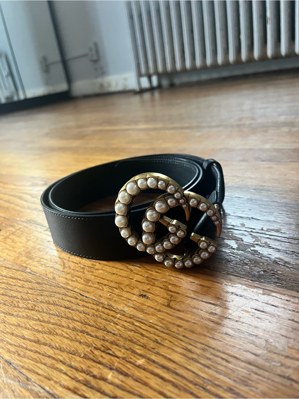Gucci Black Leather Belt with Pearl-Studded Double G Buckle - Picture 3 of 5